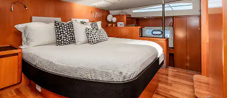LUXURY POWER CATAMARAN EXPERIENCE - 5