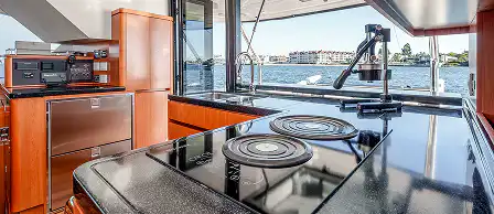 LUXURY POWER CATAMARAN EXPERIENCE - 6
